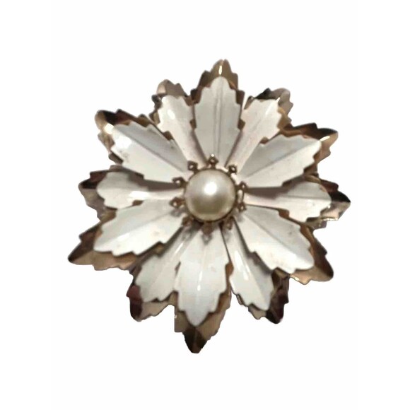 Vintage Gold & White Enamel Floral Brooch Pearl Center Glamoratti Statement Pin - Picture 3 of 10